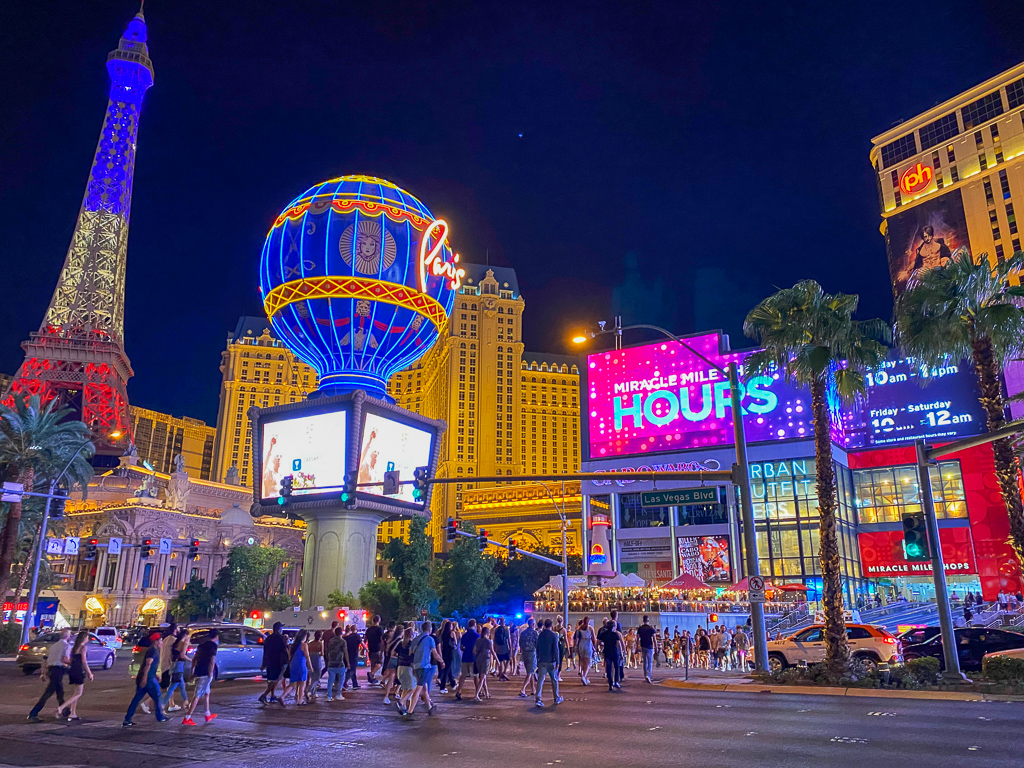 Vanderpump Cocktail Garden is now open in Las Vegas - Eater Vegas