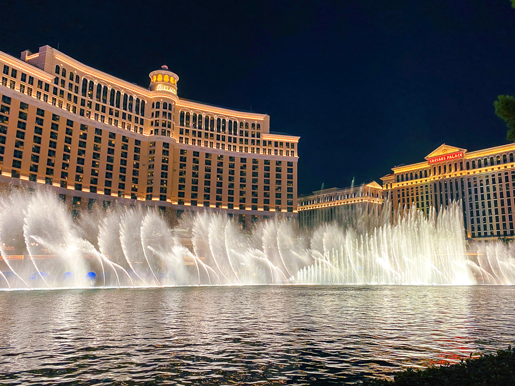 Five Restaurants With a View of the Bellagio Fountains To Try This Weekend  in Las Vegas - Eater Vegas